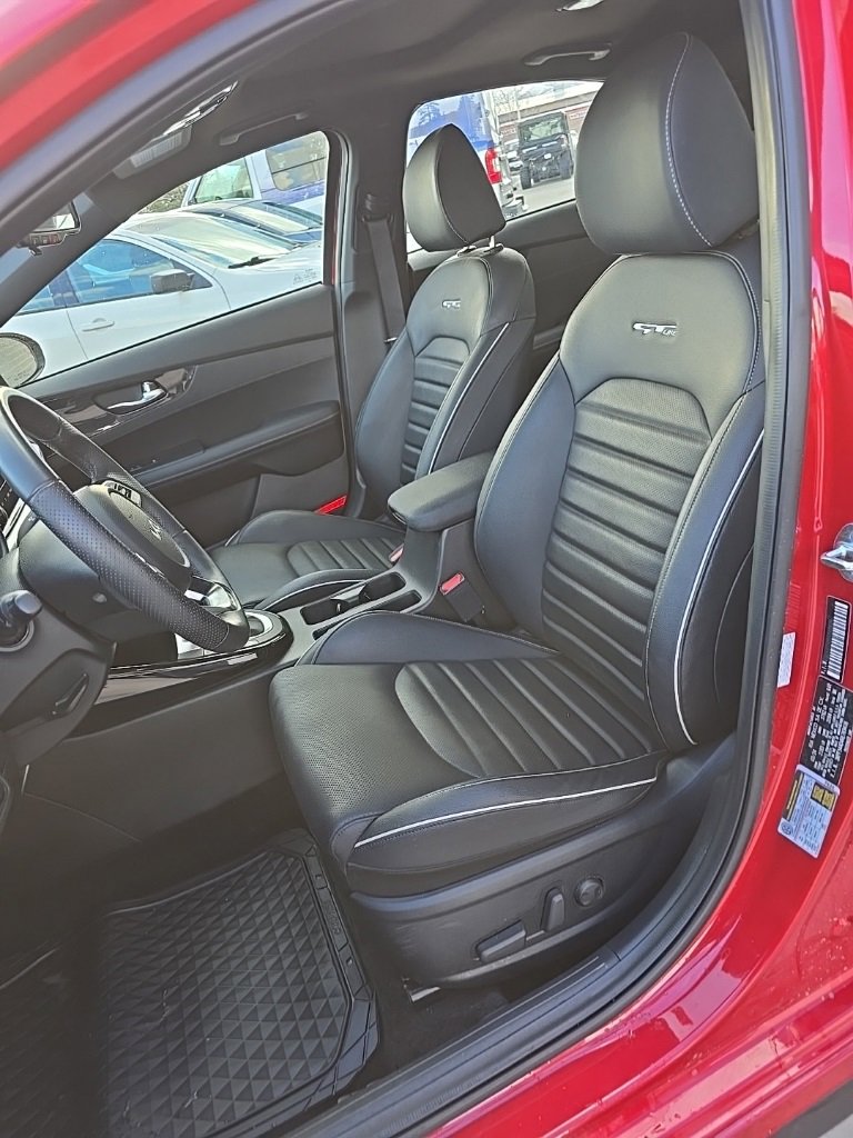 Used 2024 Kia Forte GT-Line w/ GT-Line Premium Package image 14