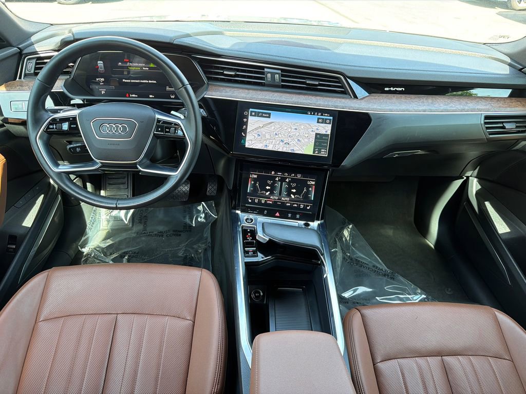 Used 2023 Audi e-tron Premium Plus w/ Premium Plus Package AWD/4WD image 18