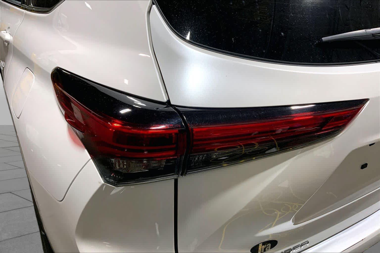 Used 2023 Toyota Highlander XLE AWD/4WD image 29