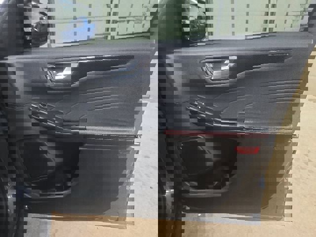 Used 2024 Ford Escape ST-Line w/ Tech Pack #1 AWD/4WD image 5