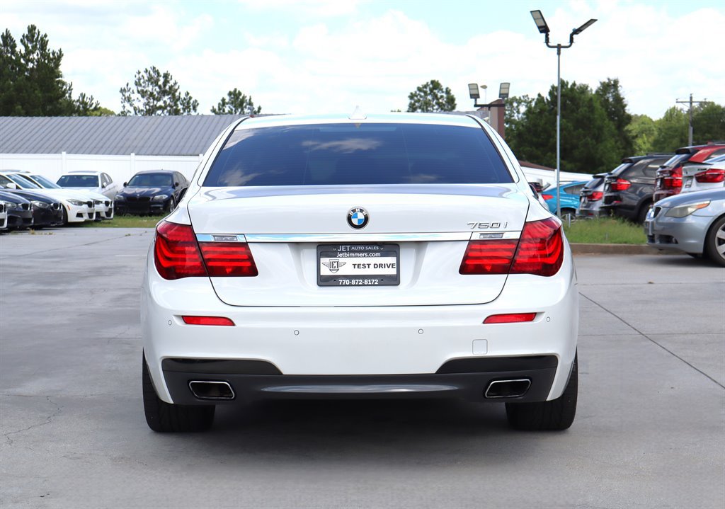 Used 2015 BMW 750i RWD image 6
