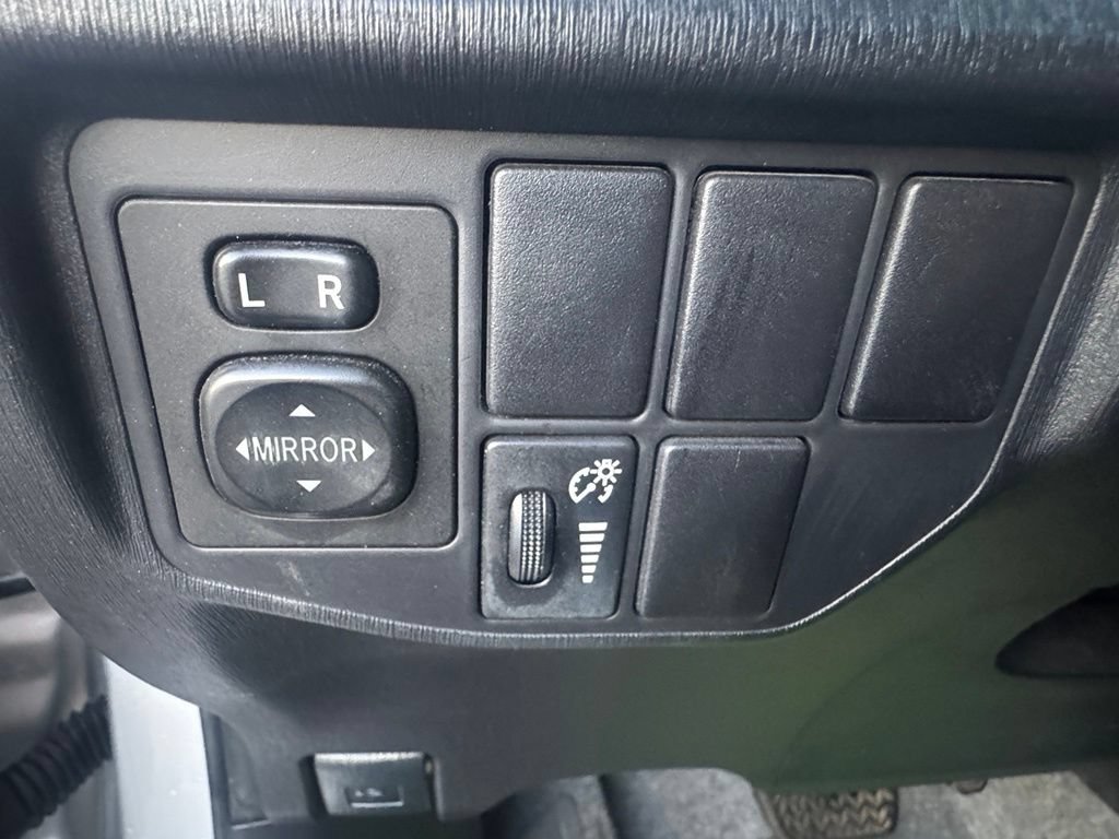 Used 2015 Toyota Prius Two FWD image 17