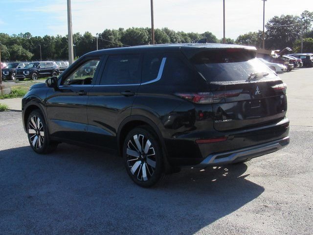New 2025 Mitsubishi Outlander SE image 5