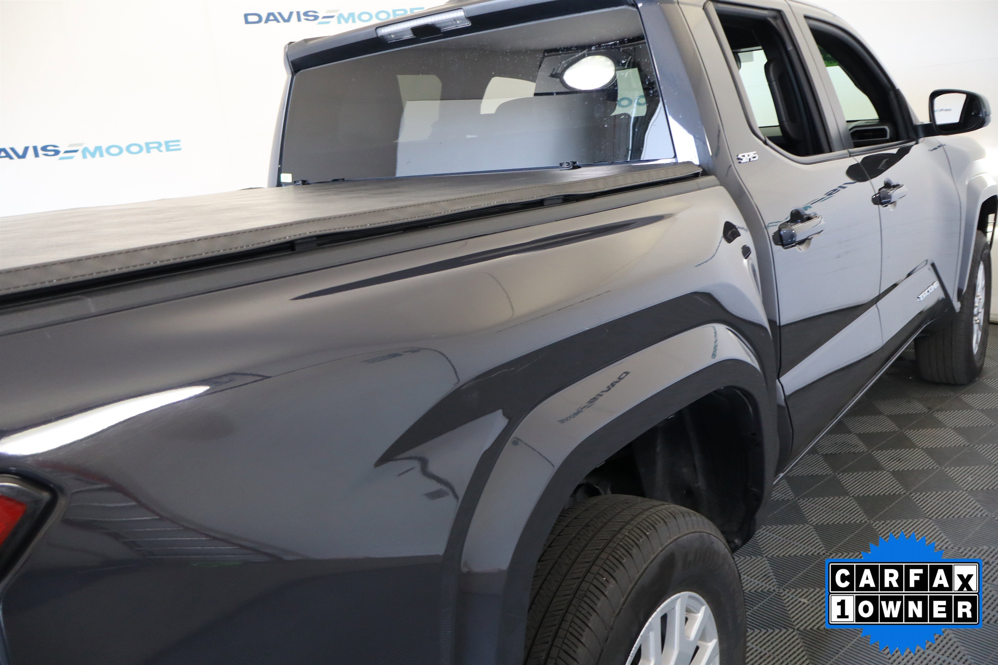 Used 2025 Toyota Tacoma SR5 AWD/4WD image 7