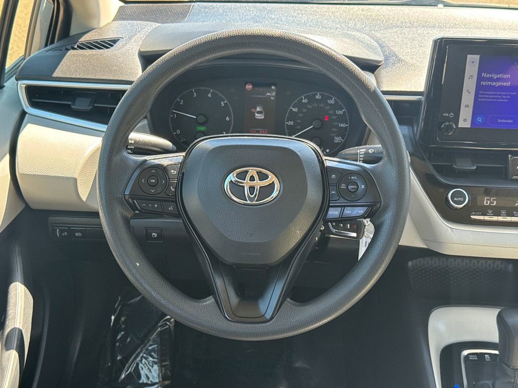 Used 2025 Toyota Corolla LE image 12