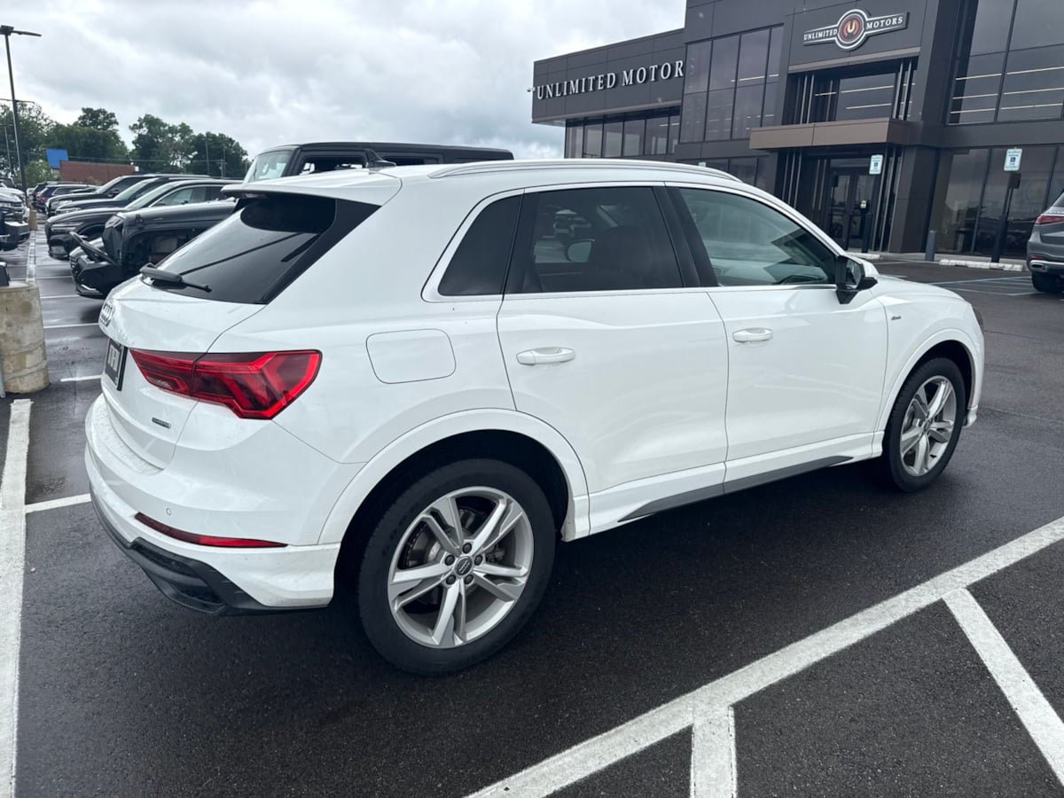 Used 2019 Audi Q3 2.0T Premium w/ Convenience Package AWD/4WD image 2