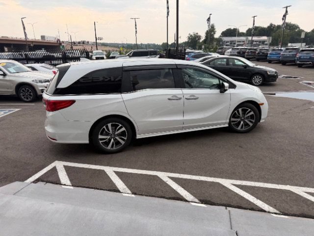 Used 2023 Honda Odyssey Touring image 12