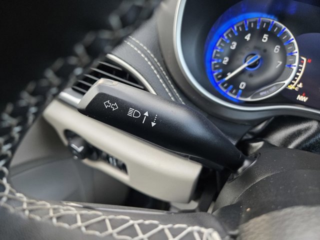 Used 2022 Chrysler Pacifica Touring-L image 23