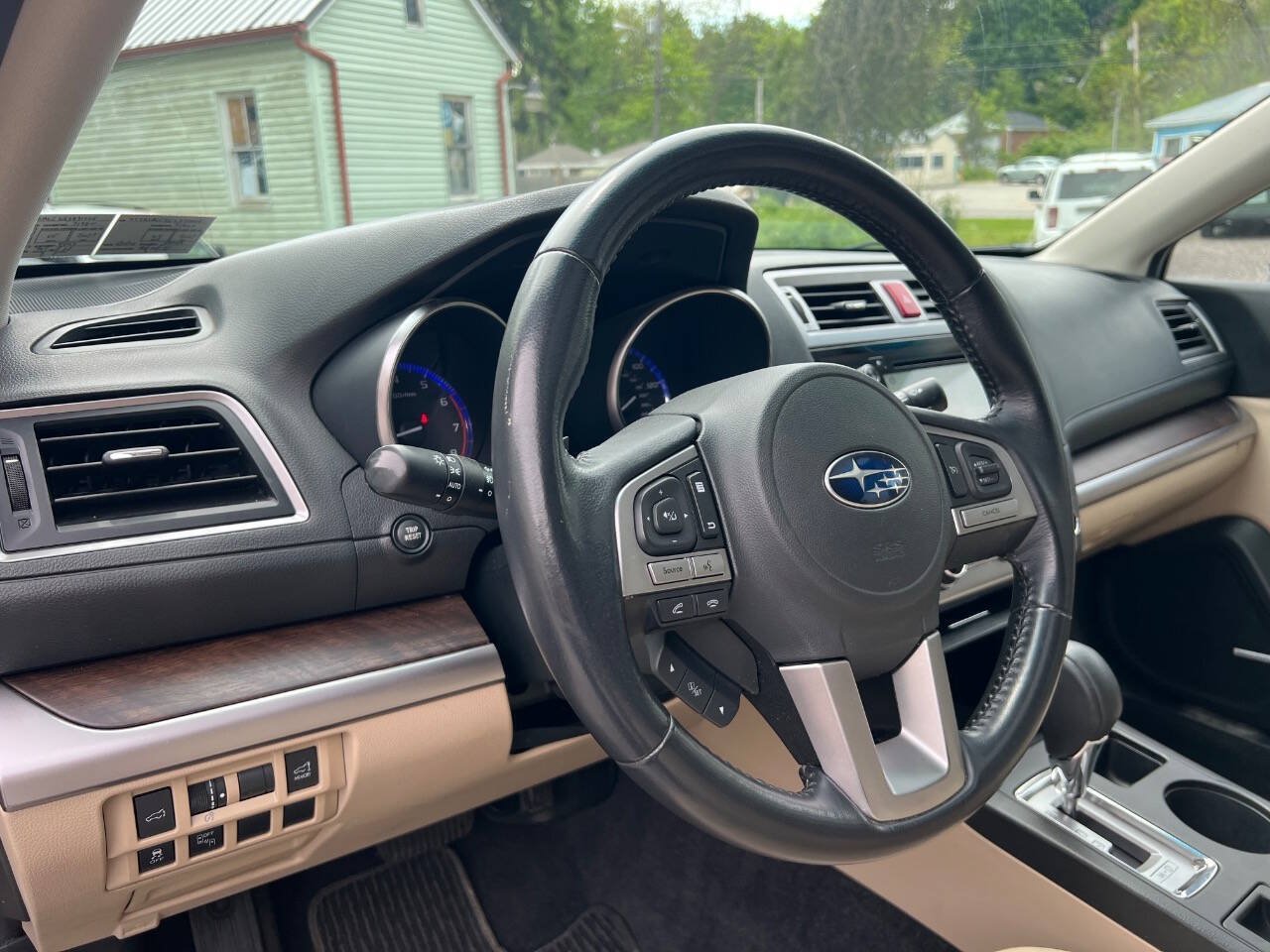 Used 2016 Subaru Outback 2.5i Limited AWD/4WD image 4