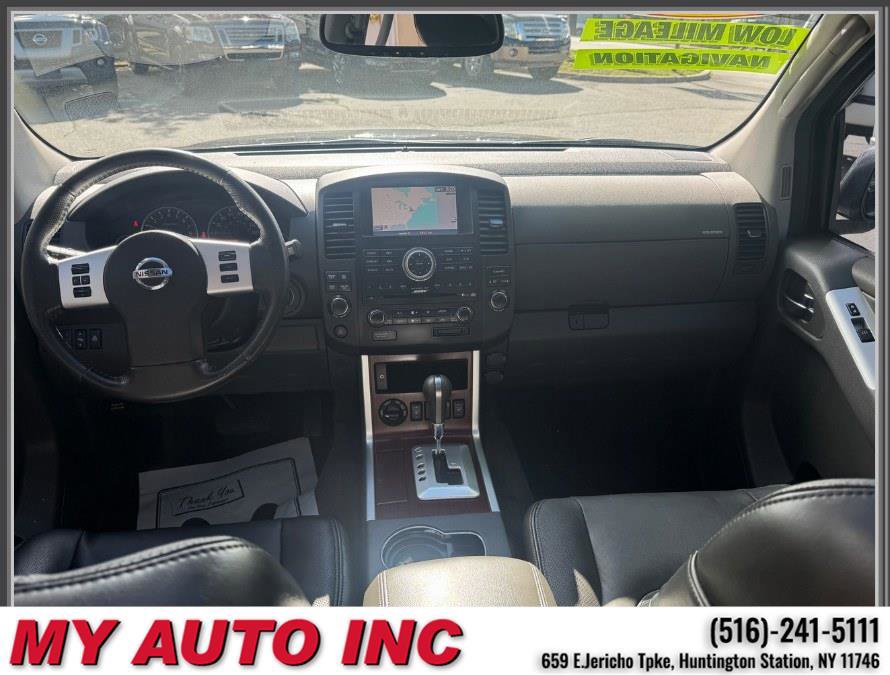 Used 2011 Nissan Pathfinder LE w/ Navigation Pkg AWD/4WD image 11