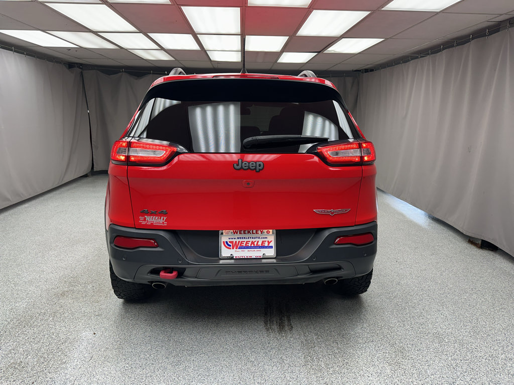 Used 2018 Jeep Cherokee Trailhawk w/ Cold Weather Group AWD/4WD image 3