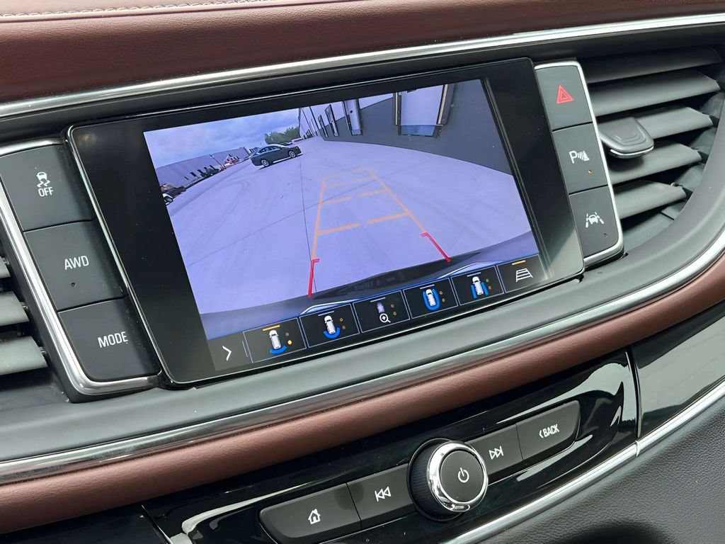 Used 2021 Buick Enclave Avenir w/ Avenir Technology Package AWD/4WD image 27