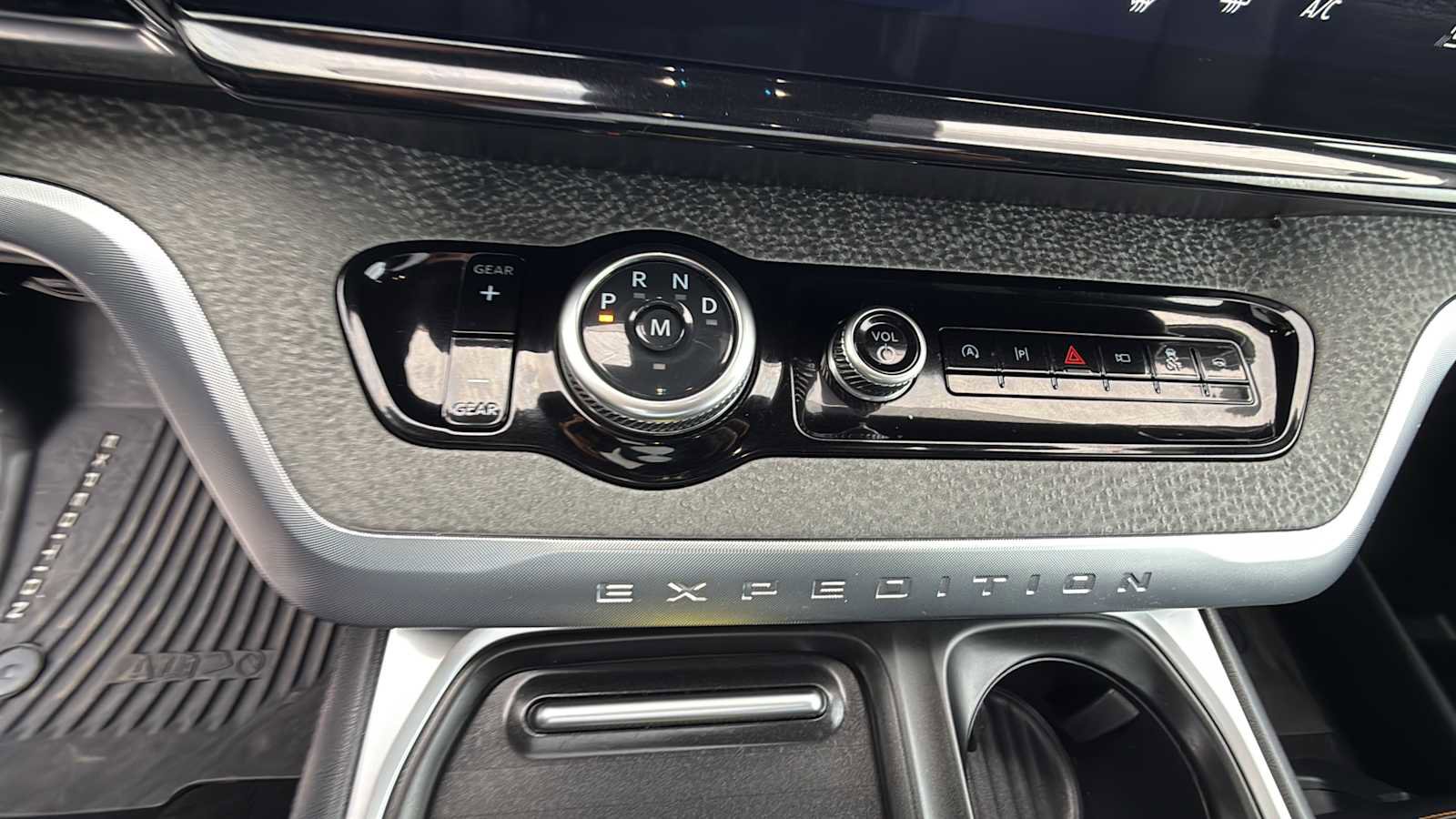 Used 2025 Ford Expedition Tremor image 23