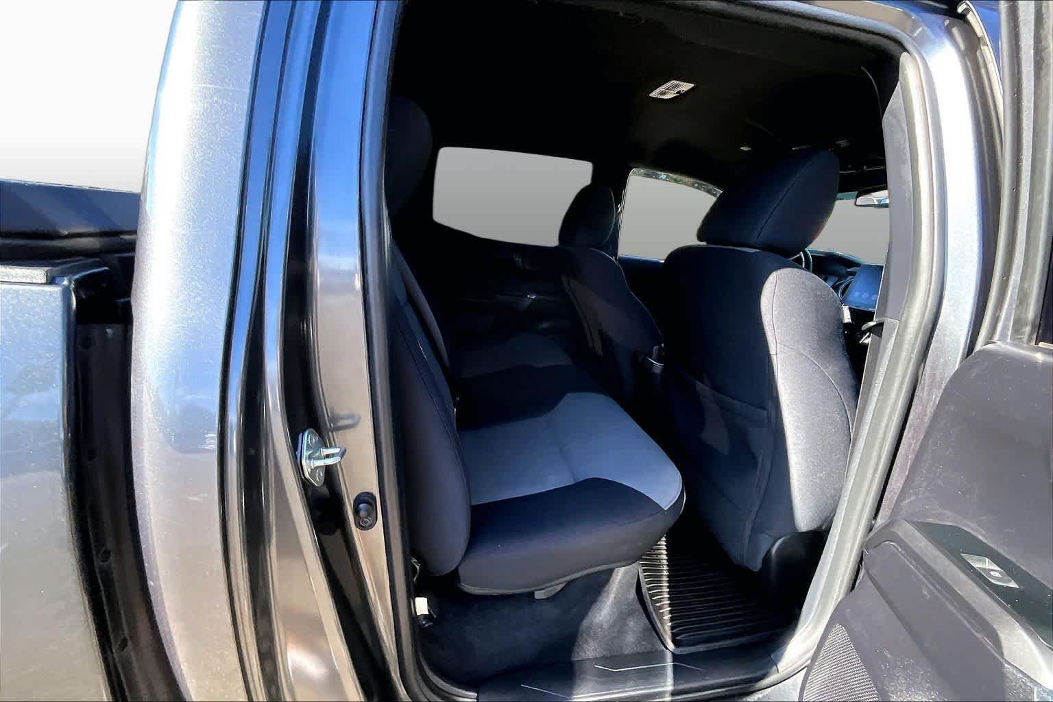 Used 2020 Toyota Tacoma TRD Off-Road w/ Technology Package AWD/4WD image 19
