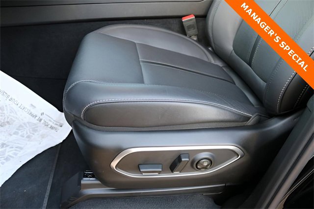 New 2025 Jeep Wagoneer L Series III w/ Rear Seat Video Group 1 image 9