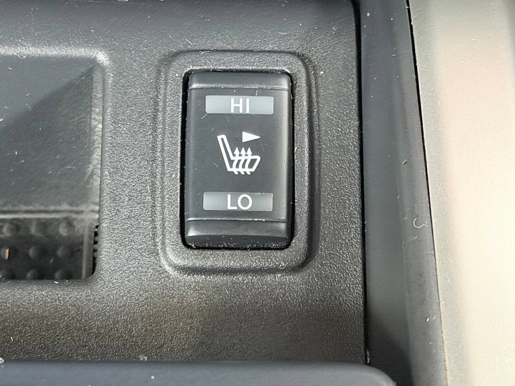 Used 2020 Nissan Titan SV w/ SV Convenience Package AWD/4WD image 46