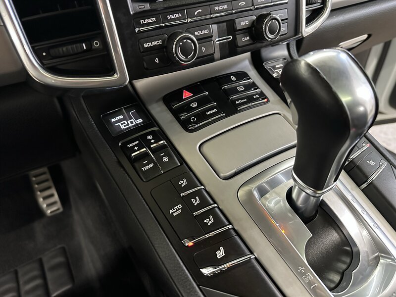 Used 2013 Porsche Cayenne GTS AWD/4WD image 31