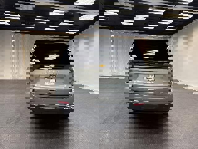 New 2026 Chevrolet Suburban LT image 4