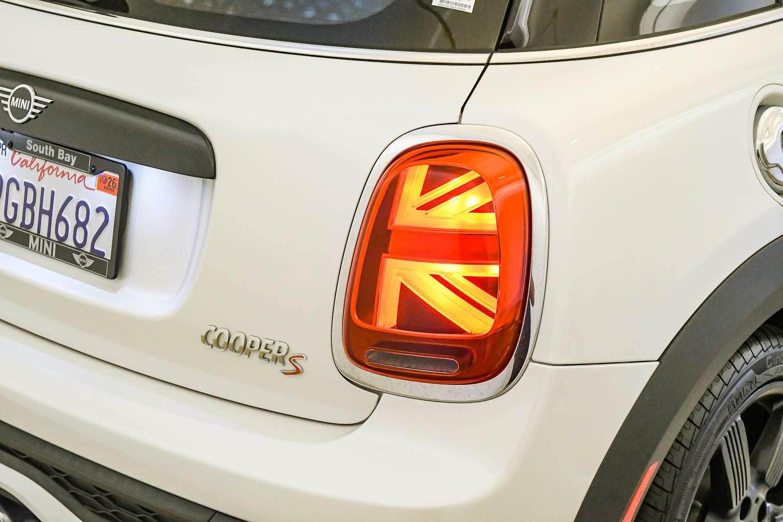 Certified 2024 MINI Cooper S FWD image 12