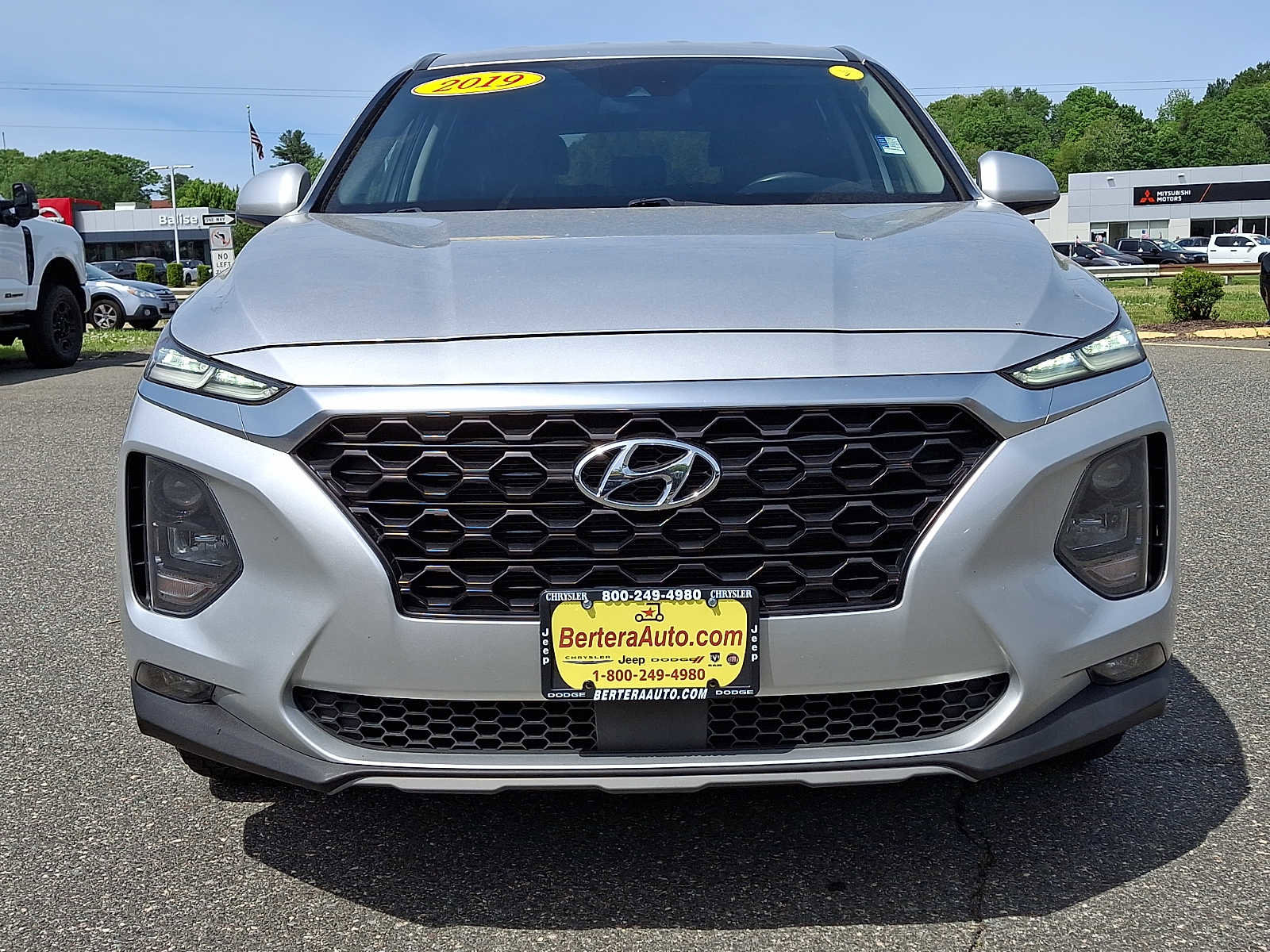 Used 2019 Hyundai Santa Fe SEL AWD/4WD image 2