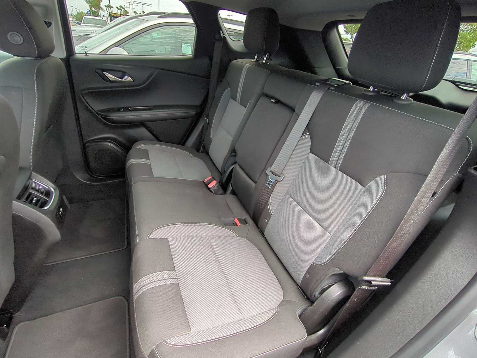 Used 2025 Chevrolet Blazer LT FWD image 23