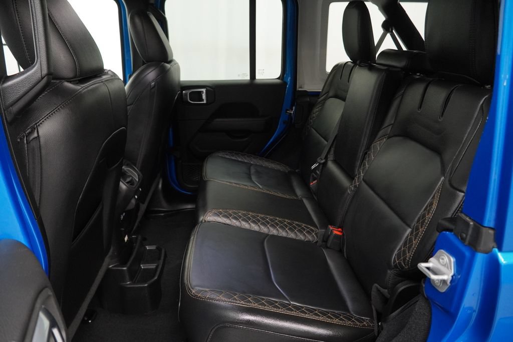 Used 2023 Jeep Wrangler Unlimited Sahara AWD/4WD image 18