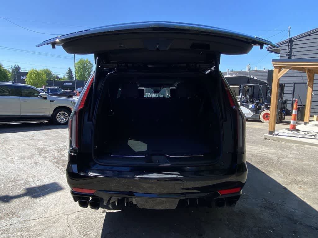 Certified 2024 Cadillac Escalade ESV V w/ LPO, ONYX Package AWD/4WD image 29
