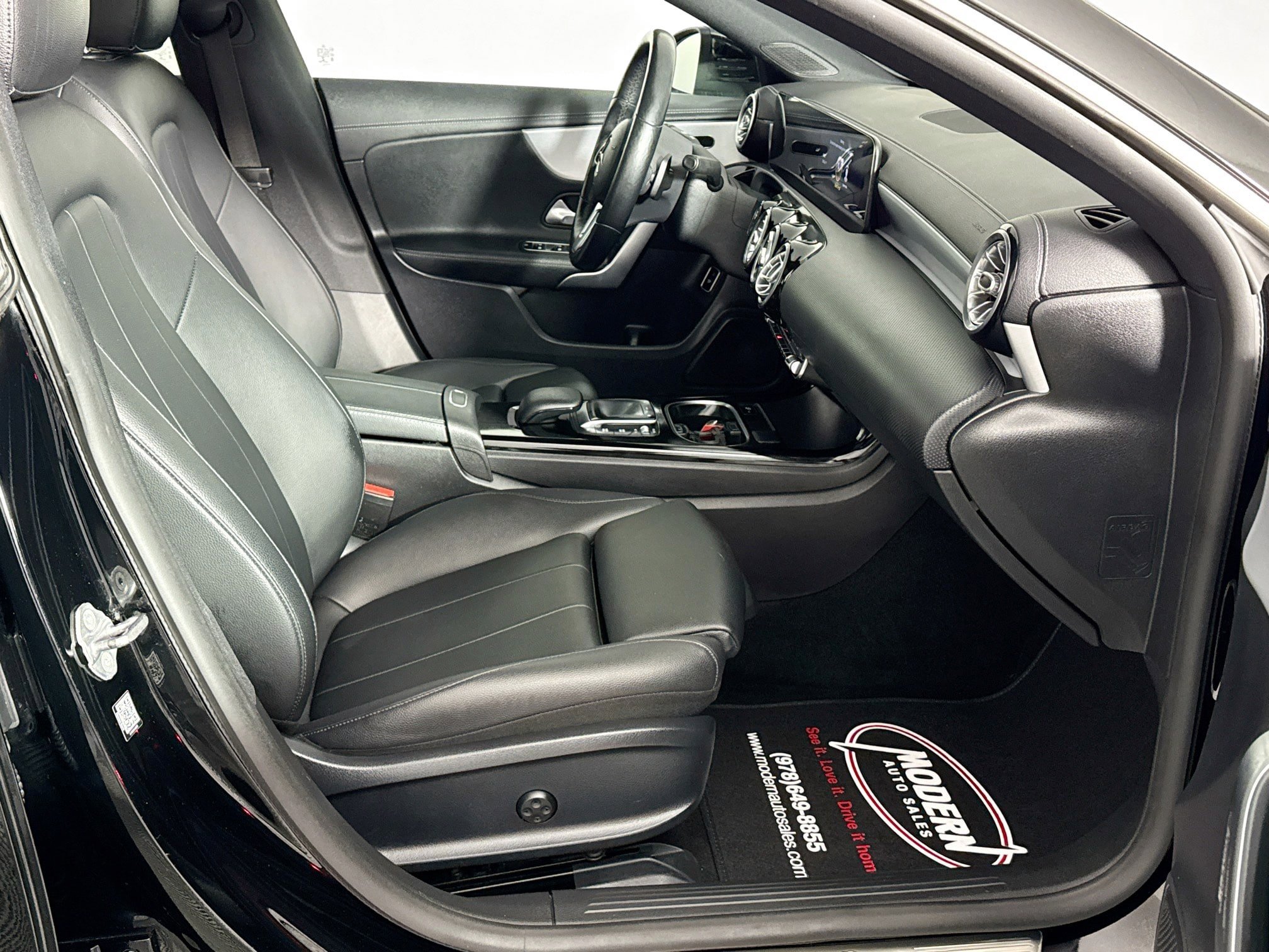 Used 2021 Mercedes-Benz CLA 250 4MATIC image 33