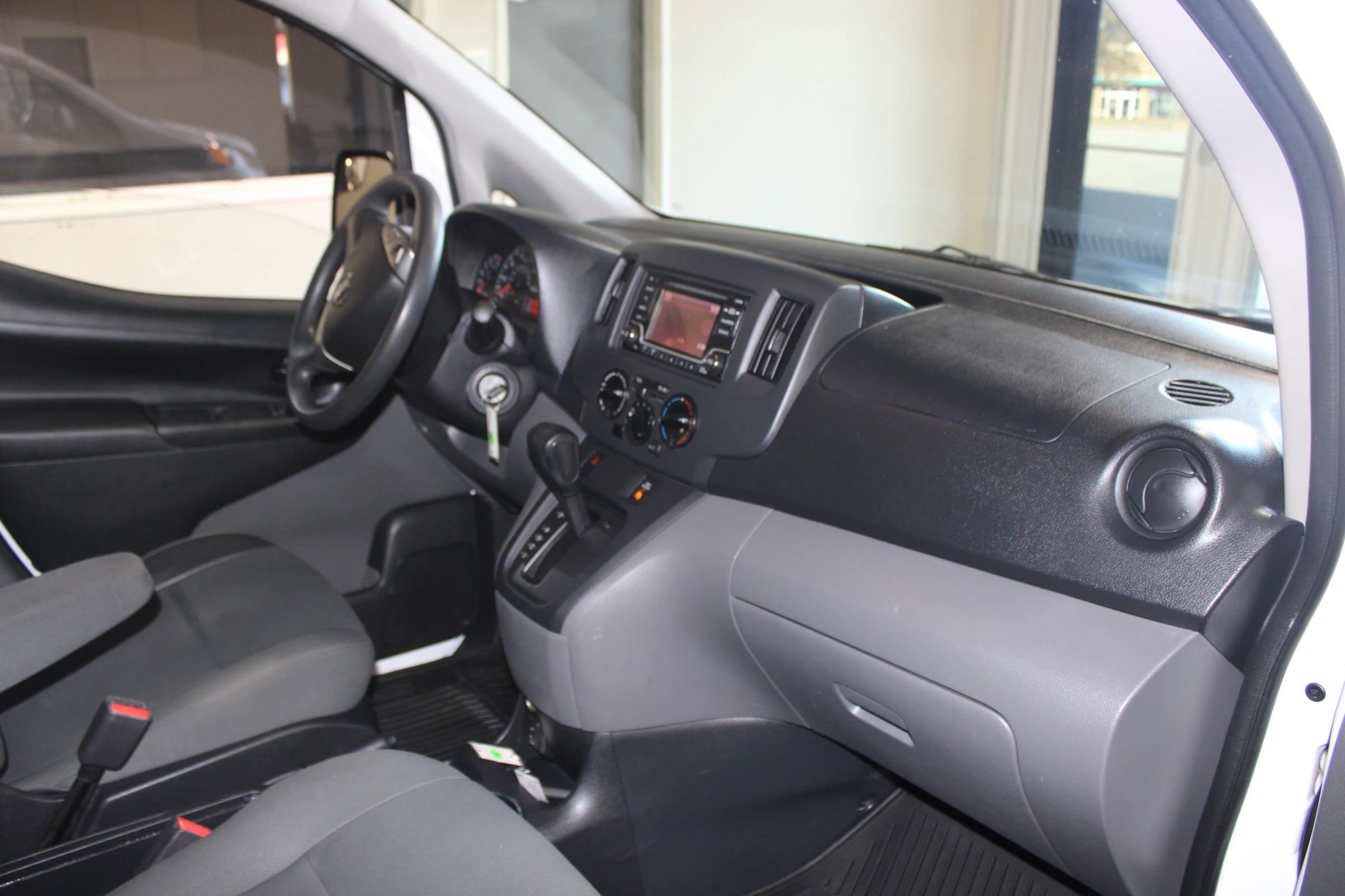 Used 2019 Nissan NV200 S image 26