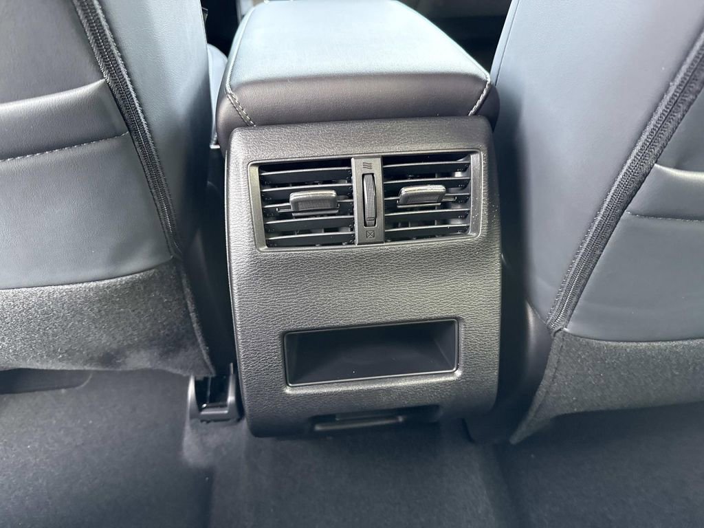 New 2026 Mitsubishi Outlander SE image 17