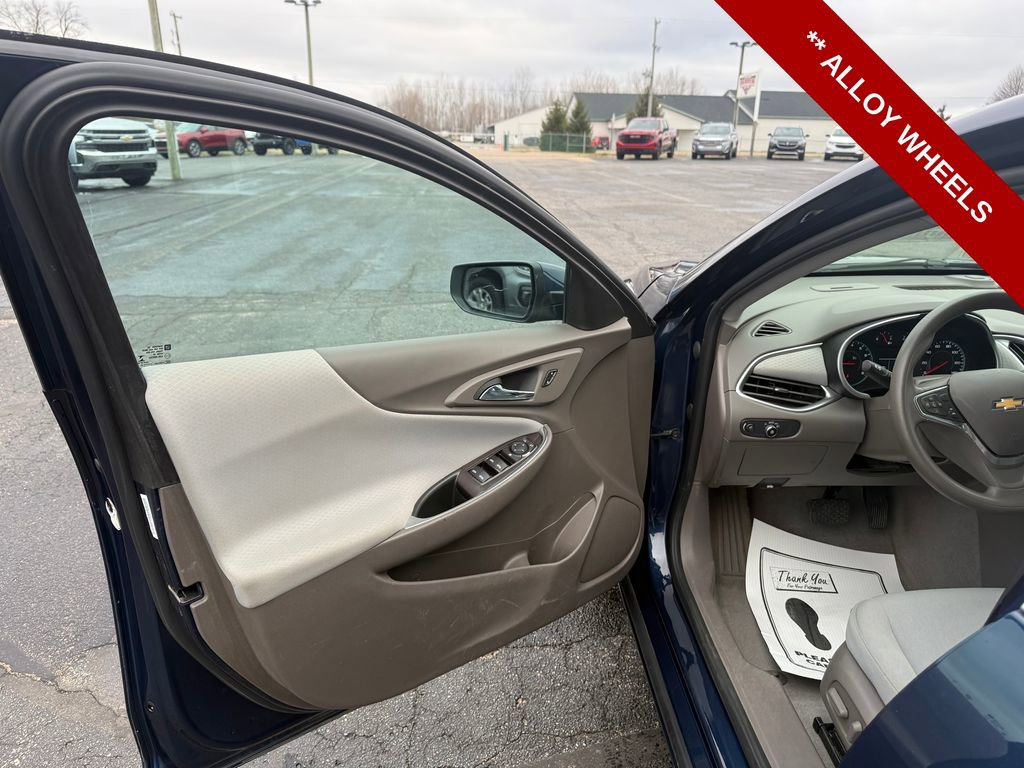 Used 2022 Chevrolet Malibu LT FWD image 12