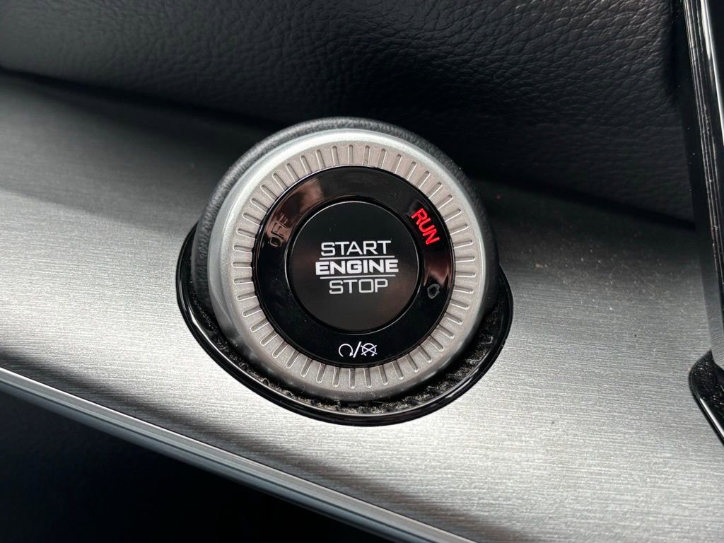 Used 2025 Jeep Wagoneer Series II w/ 8-Passenger Seating Package image 26