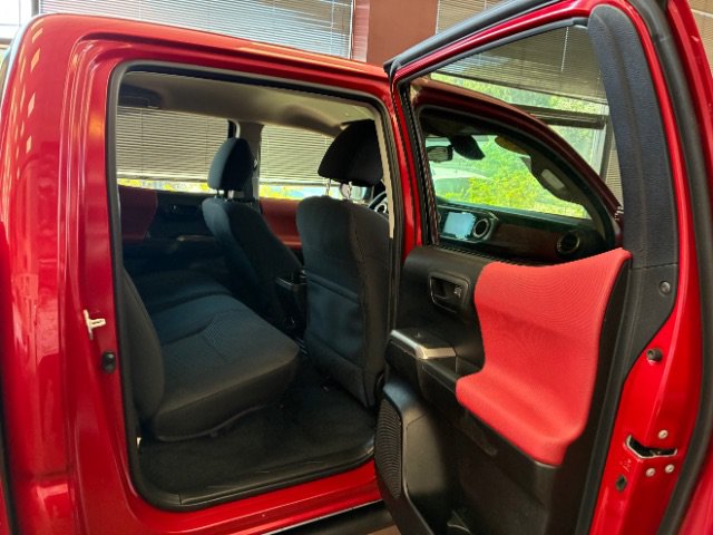 Used 2022 Toyota Tacoma SR5 w/ Technology Package RWD image 33