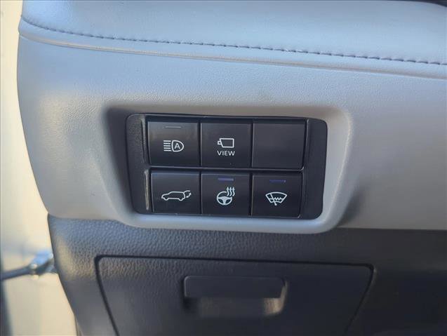 Used 2021 Toyota Highlander Limited FWD image 12