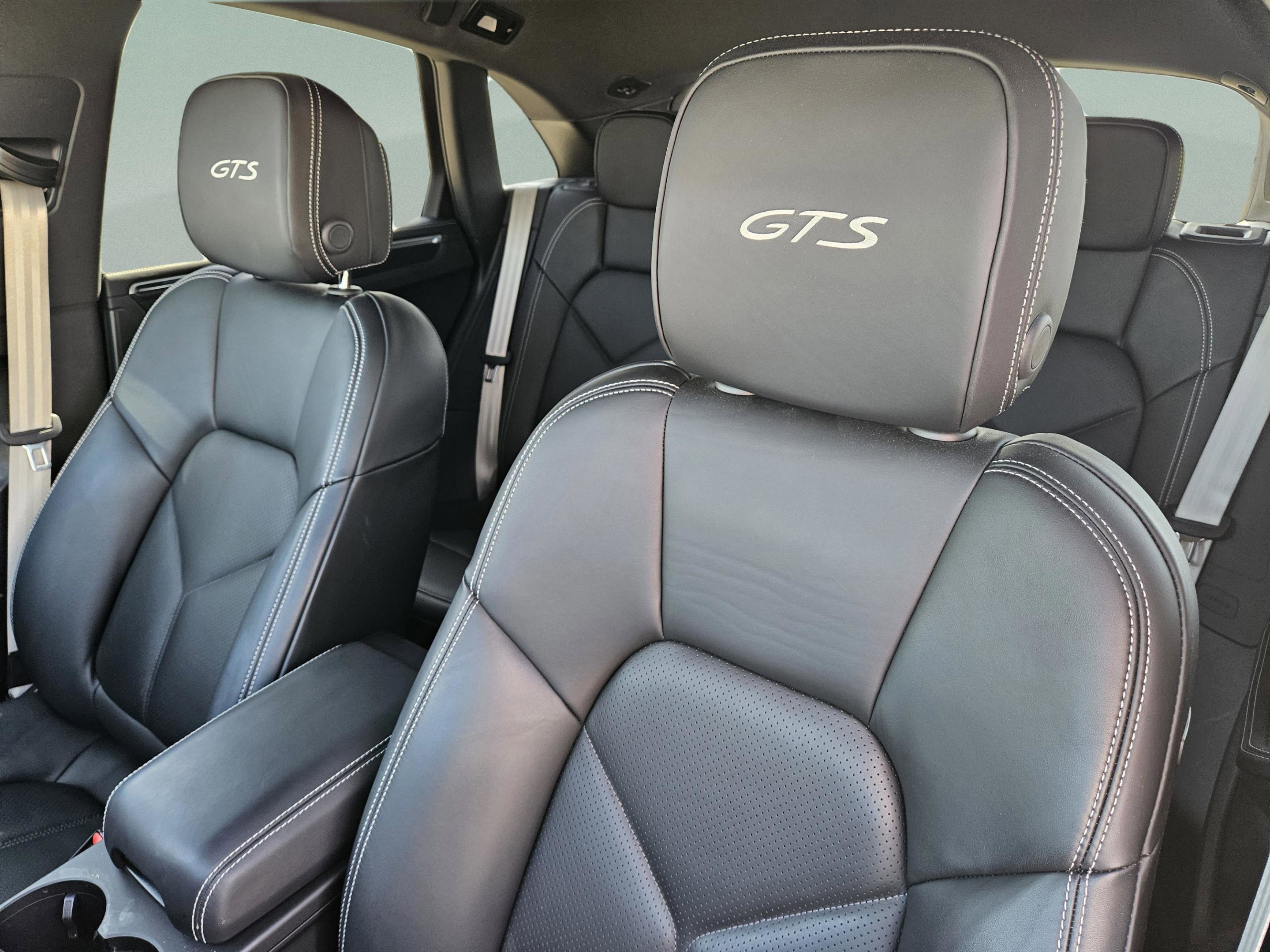 Certified 2024 Porsche Macan GTS image 11