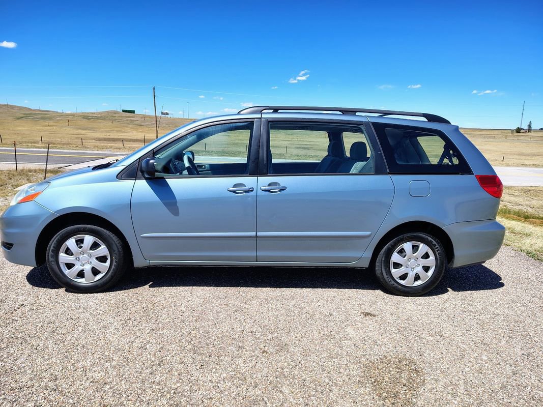Used 2006 Toyota Sienna CE FWD image 2