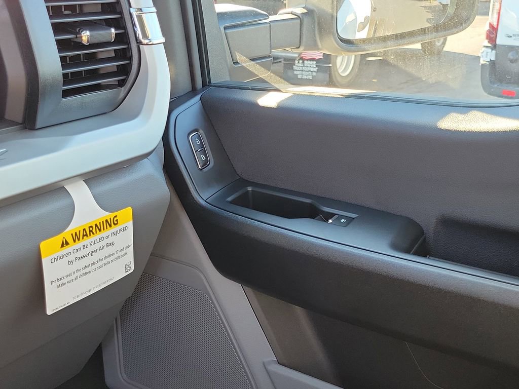 New 2026 Ford F550 4x4 Regular Cab Super Duty image 32