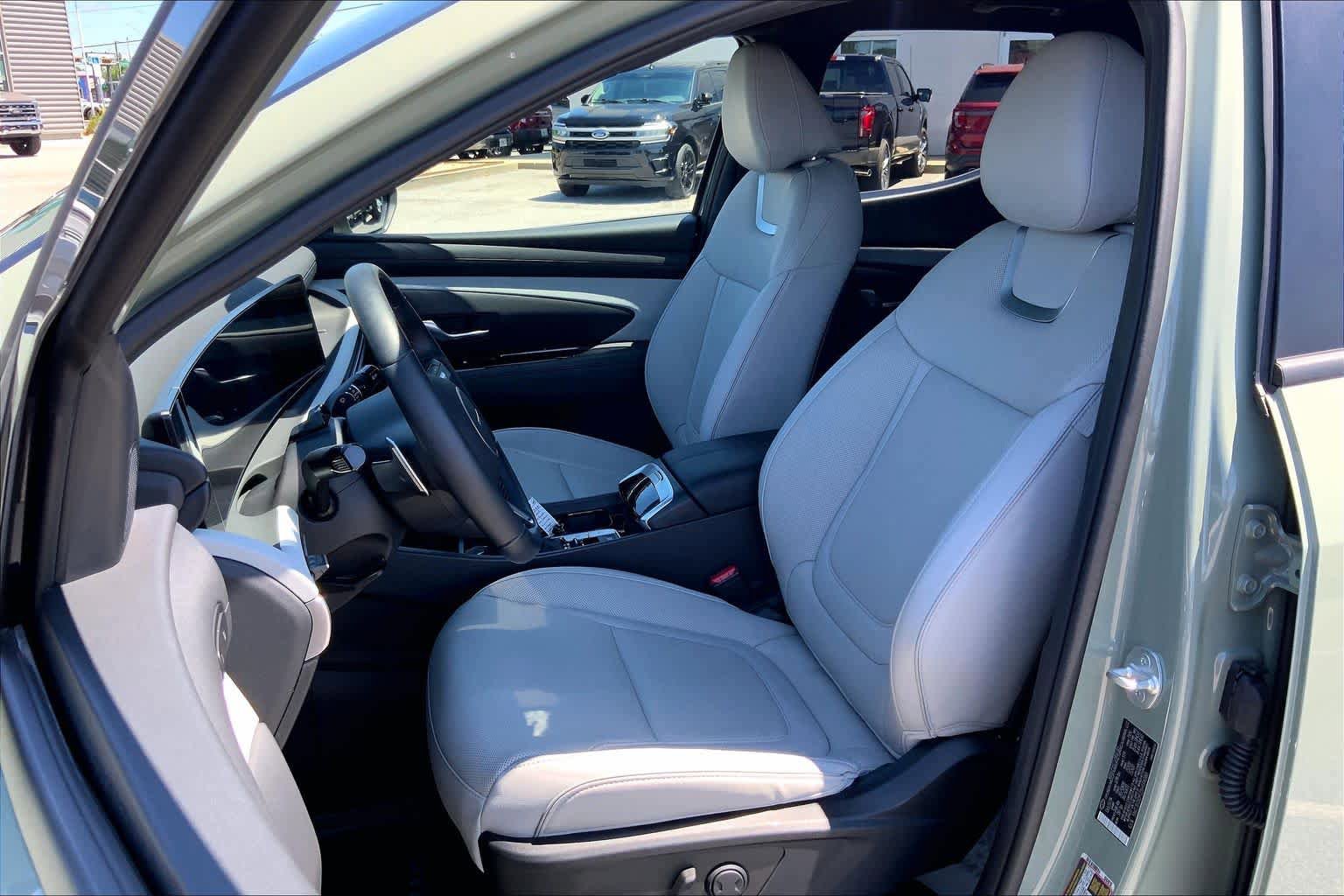 Used 2025 Hyundai Santa Cruz Limited AWD/4WD image 8