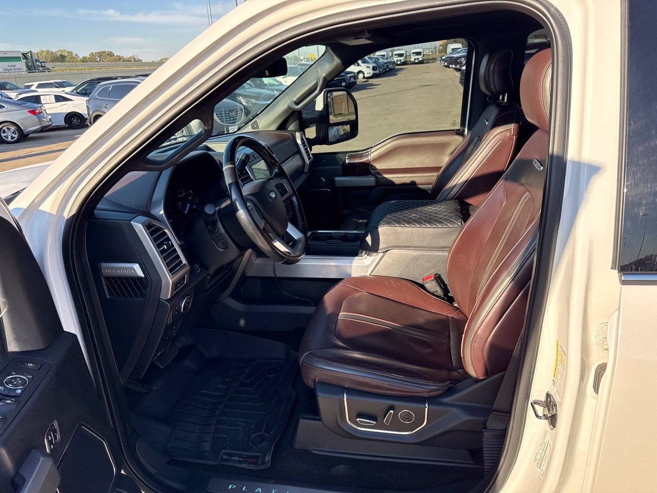 Used 2017 Ford F350 Platinum w/ Platinum Ultimate Package RWD image 19