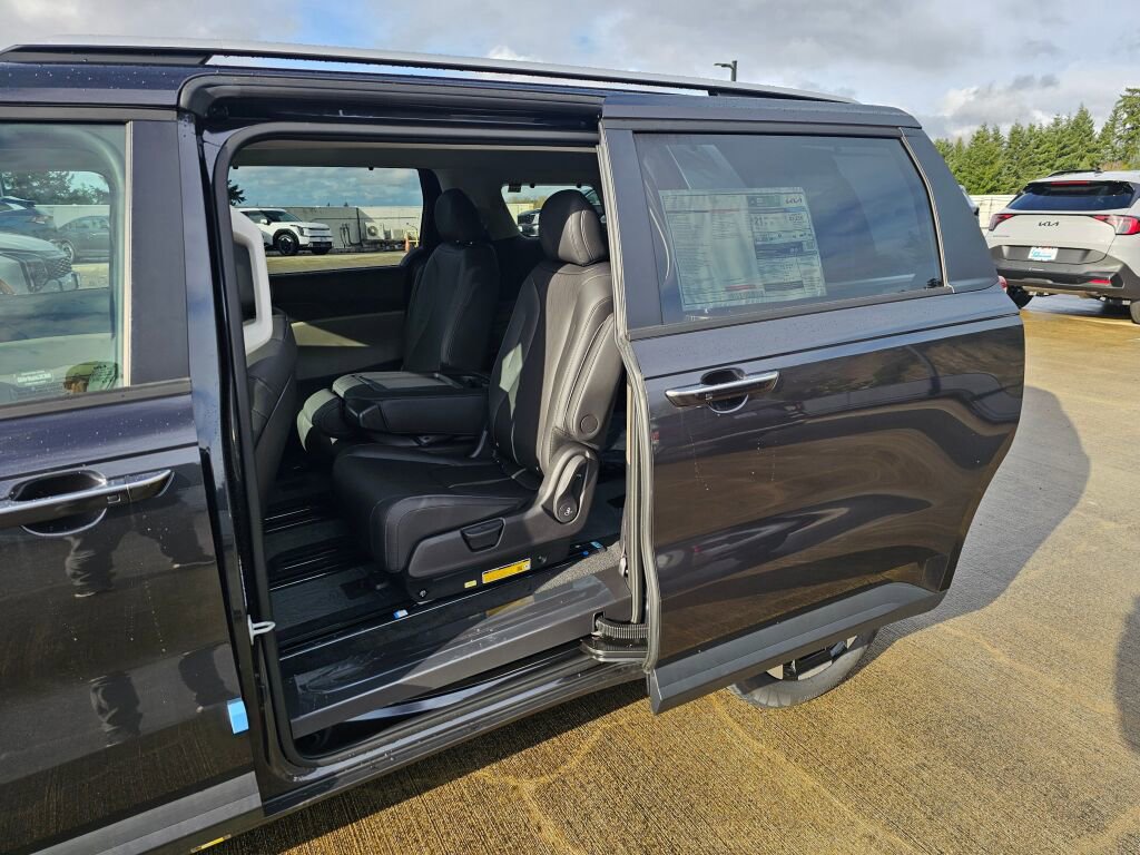 New 2026 Kia Carnival EX image 22