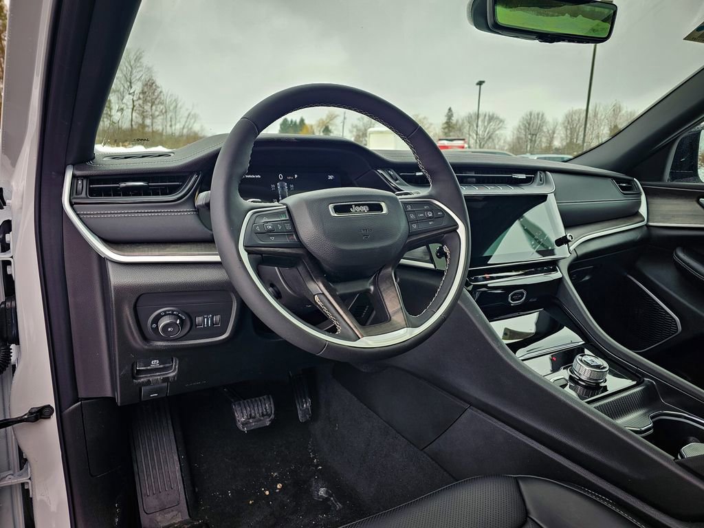 New 2026 Jeep Grand Cherokee Limited image 13