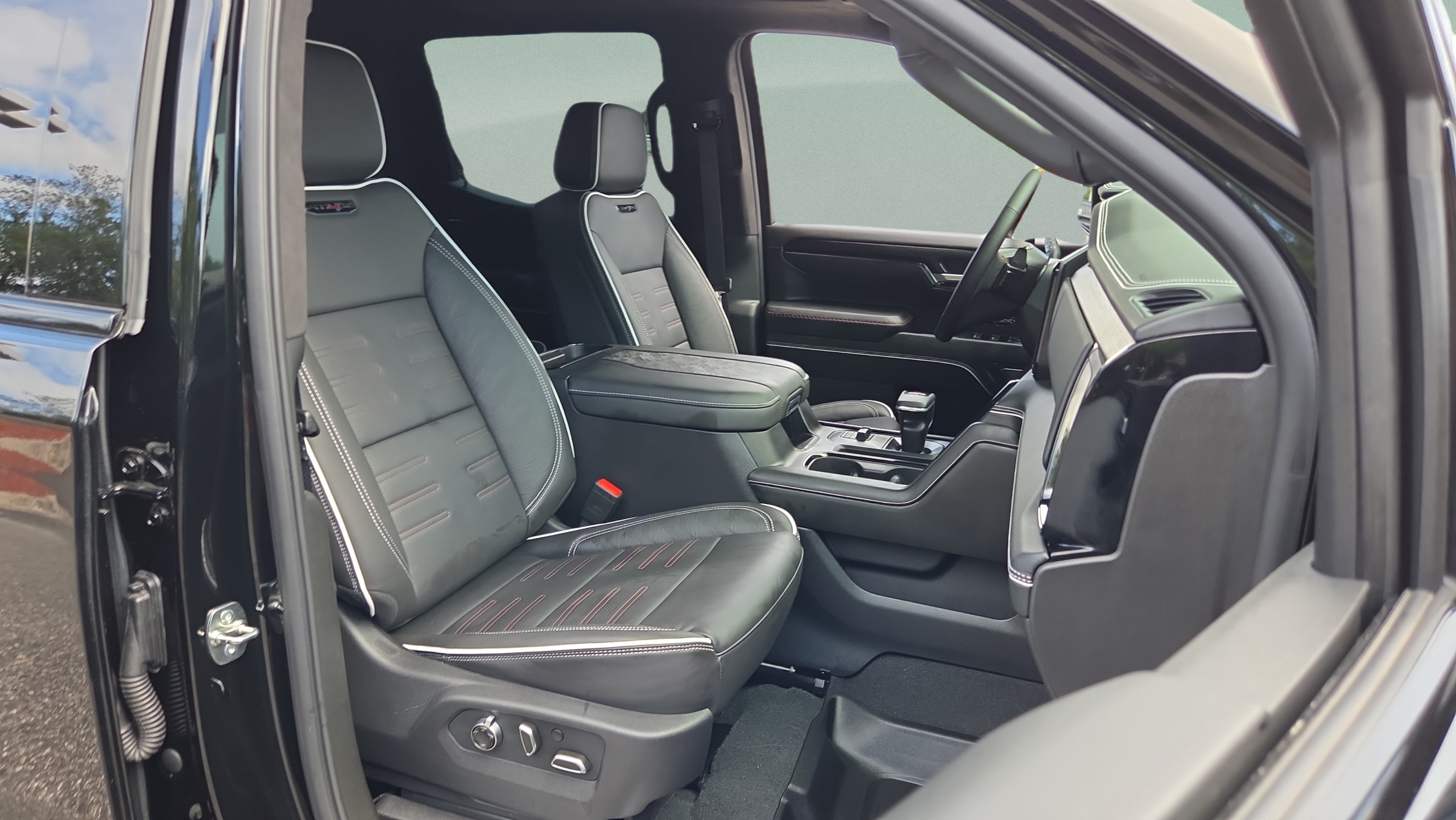Certified 2026 GMC Sierra 1500 AT4X AWD/4WD image 15