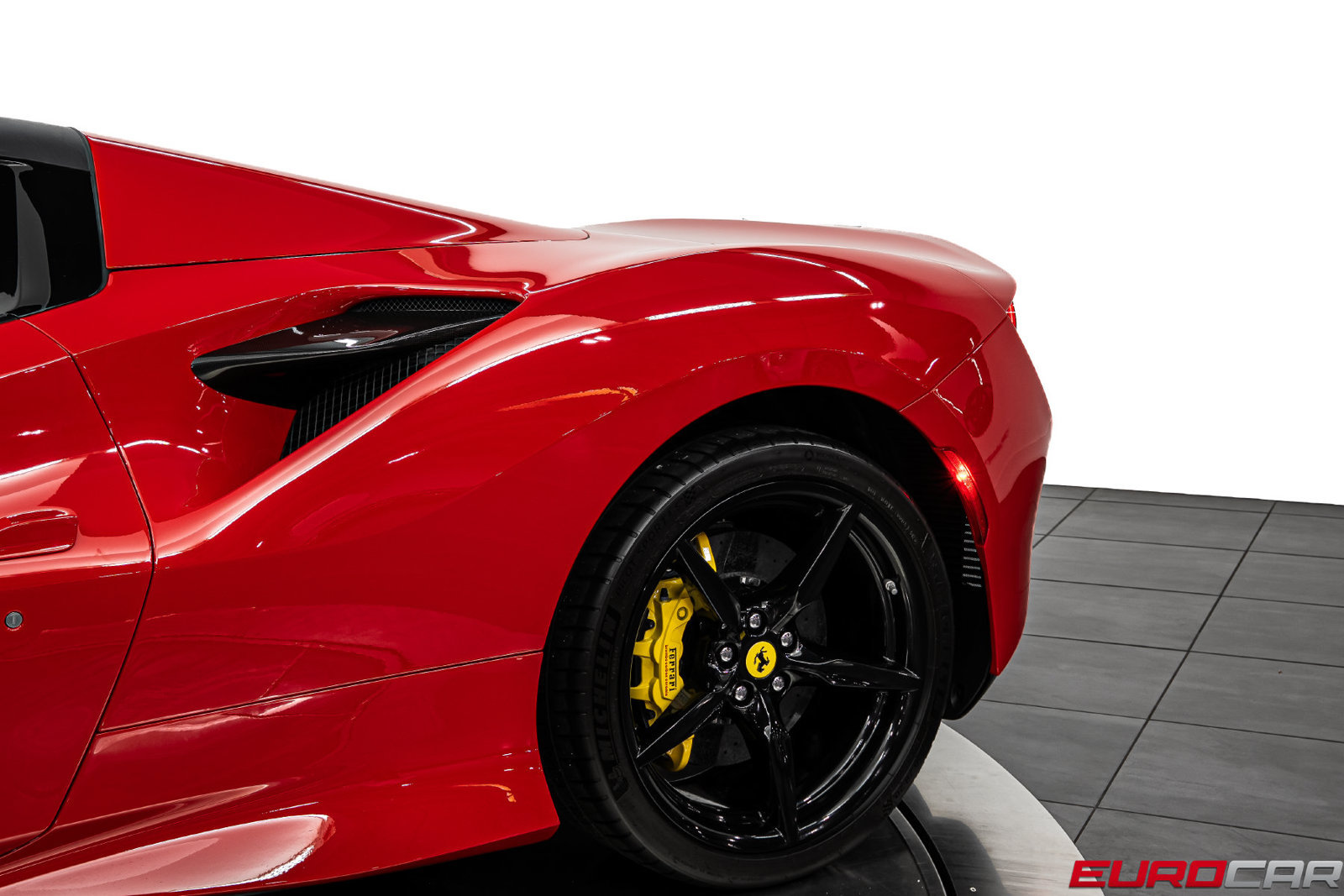 Used 2021 Ferrari F8 Tributo RWD image 19