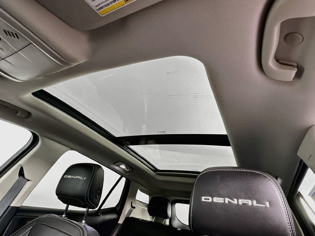 Used 2024 GMC Terrain Denali w/ Black Diamond Edition AWD/4WD image 21