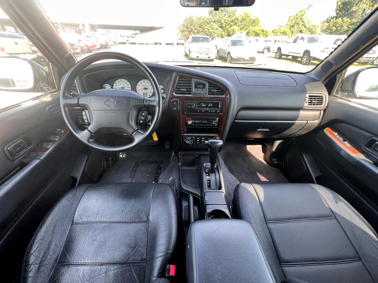 Used 2001 Nissan Pathfinder LE image 26