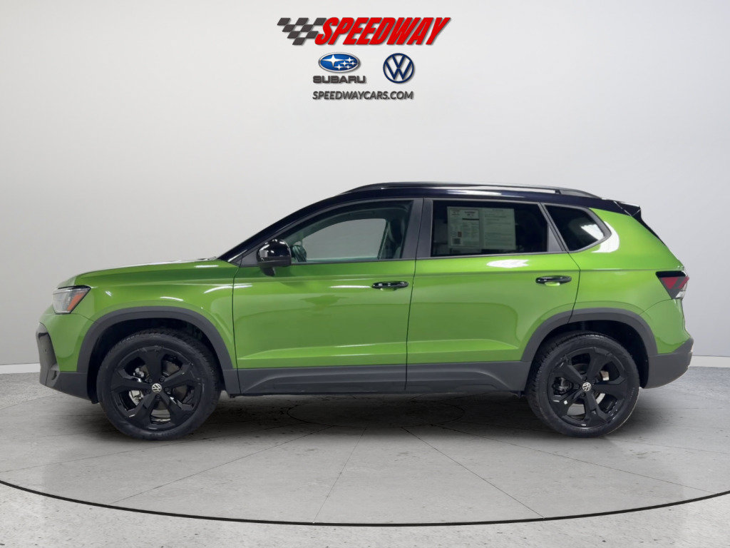 Certified 2025 Volkswagen Taos SE AWD/4WD image 10