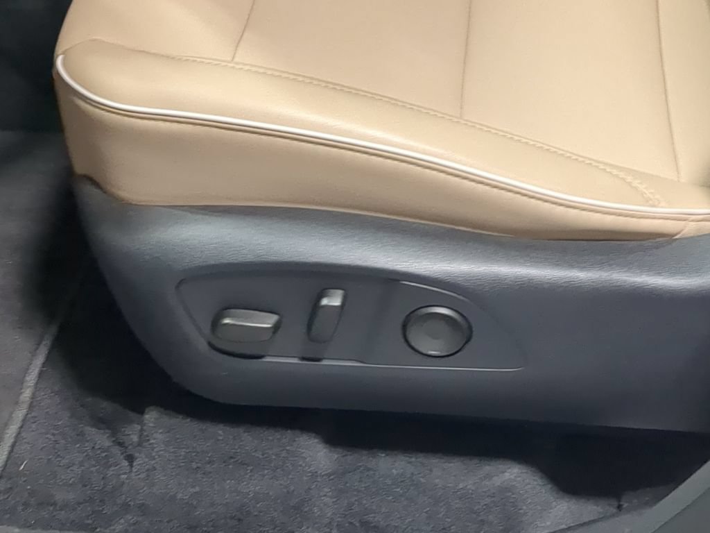 Used 2026 Buick Enclave Preferred w/ Power Package AWD/4WD image 21
