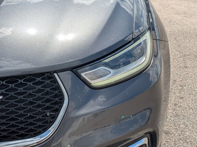 Used 2022 Chrysler Pacifica Touring-L FWD image 9