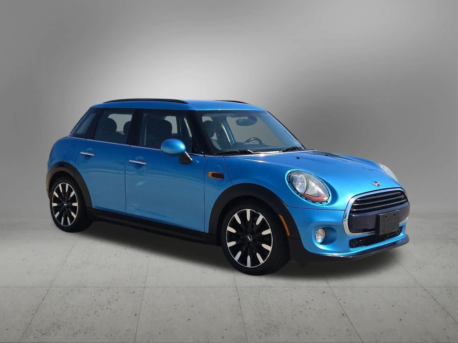 Used 2018 MINI Cooper 4-Door Hardtop FWD image 8