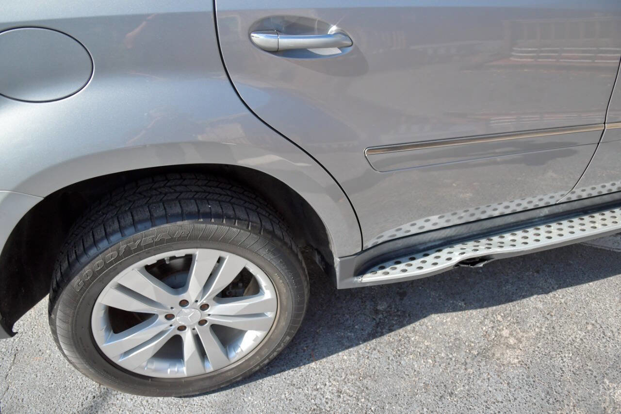 Used 2011 Mercedes-Benz GL 450 4MATIC image 30